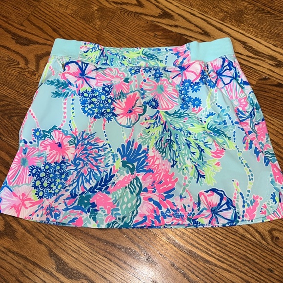 Lilly Pulitzer UPF 50+ Luxletic Run Around Skort Beach You To It Medium NWOT - Picture 2 of 5